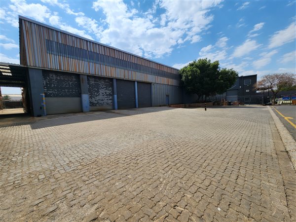 2 722  m² Industrial space