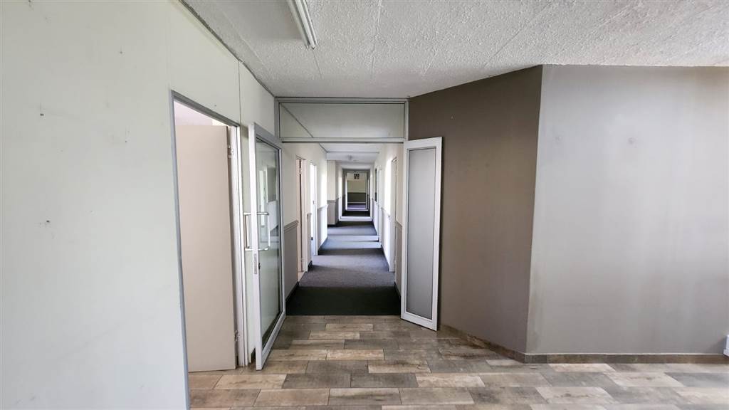 15  m² Commercial space in Annlin photo number 3