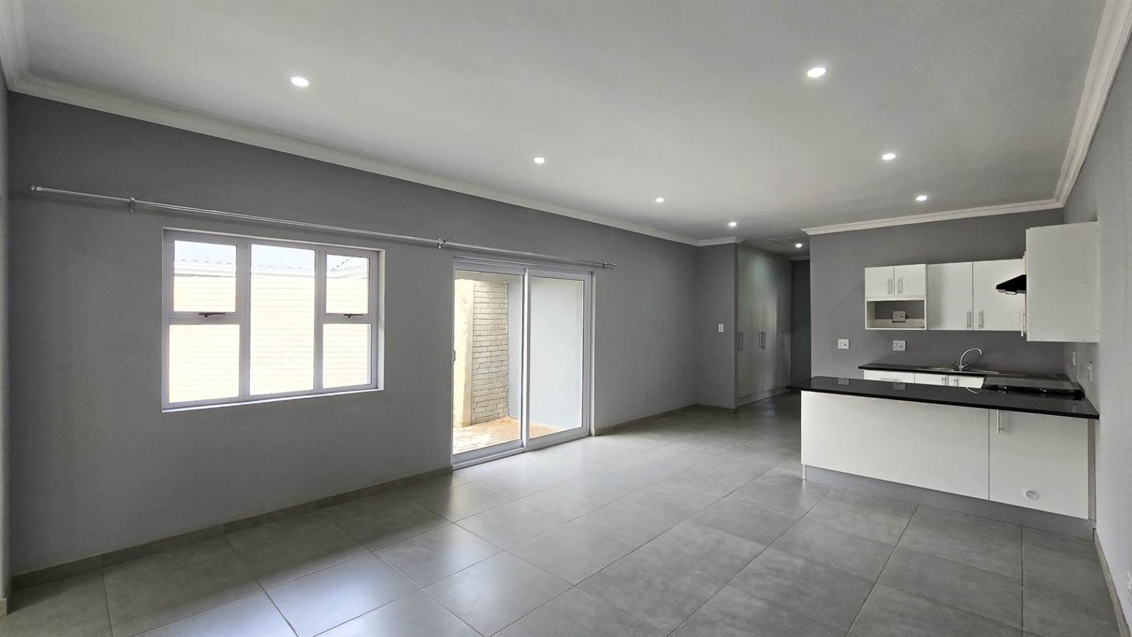 2 Bed Townhouse in Winterstrand photo number 6