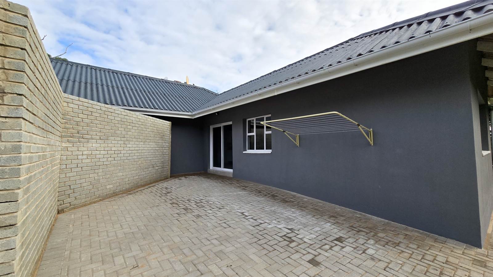 2 Bed Townhouse in Winterstrand photo number 16