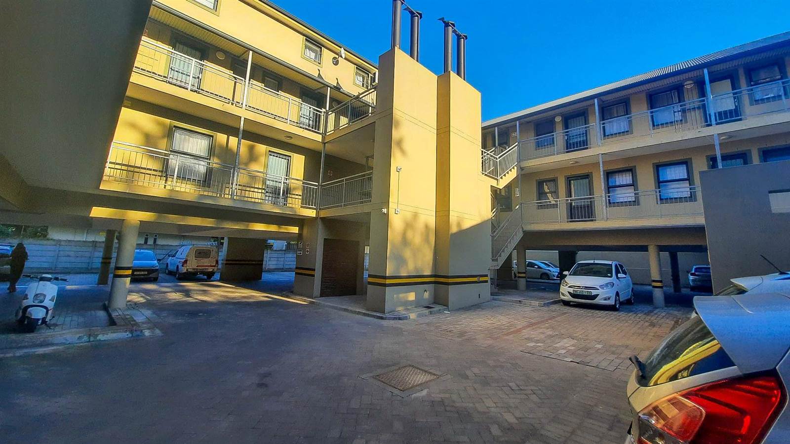 1 Bed Apartment in Northern Paarl photo number 1