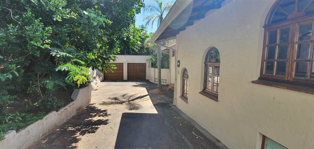 5 Bed House in Umhlanga Rocks photo number 6