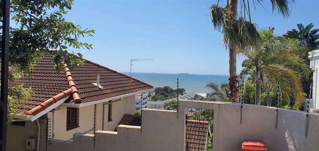 5 Bed House in Umhlanga Rocks photo number 4