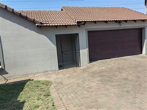 3 Bed House in Thatchfield