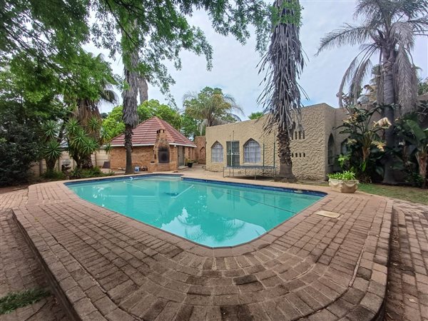 4 Bedroom House 4 Bedroom House