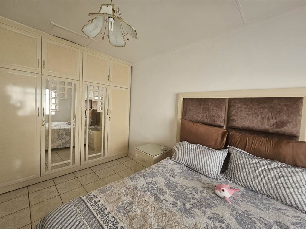4 Bed House in Laudium photo number 7