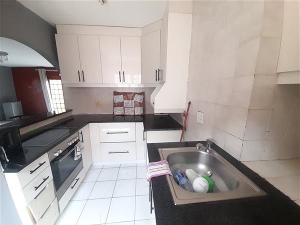 2 Bed House in Manor Gardens