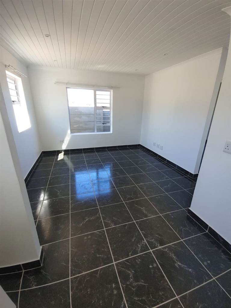 3 Bed House in Paarl Central East photo number 5