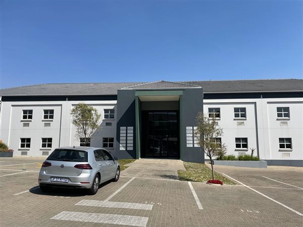 337  m² Commercial space