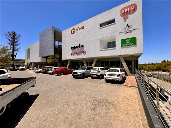 401  m² Commercial space