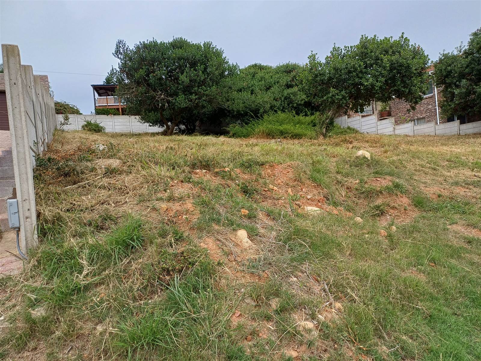 651 m² Land available in Fraaiuitsig photo number 8