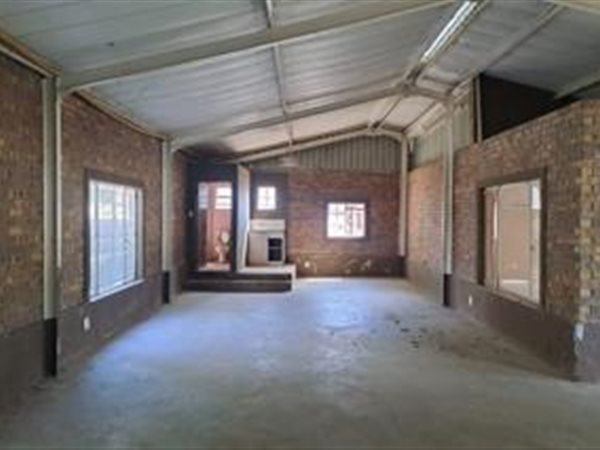 110  m² Industrial space in Nelspruit Central