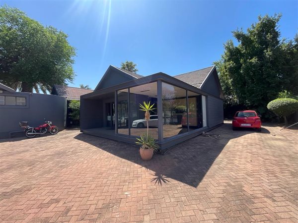 500  m² Commercial space in Parkwood