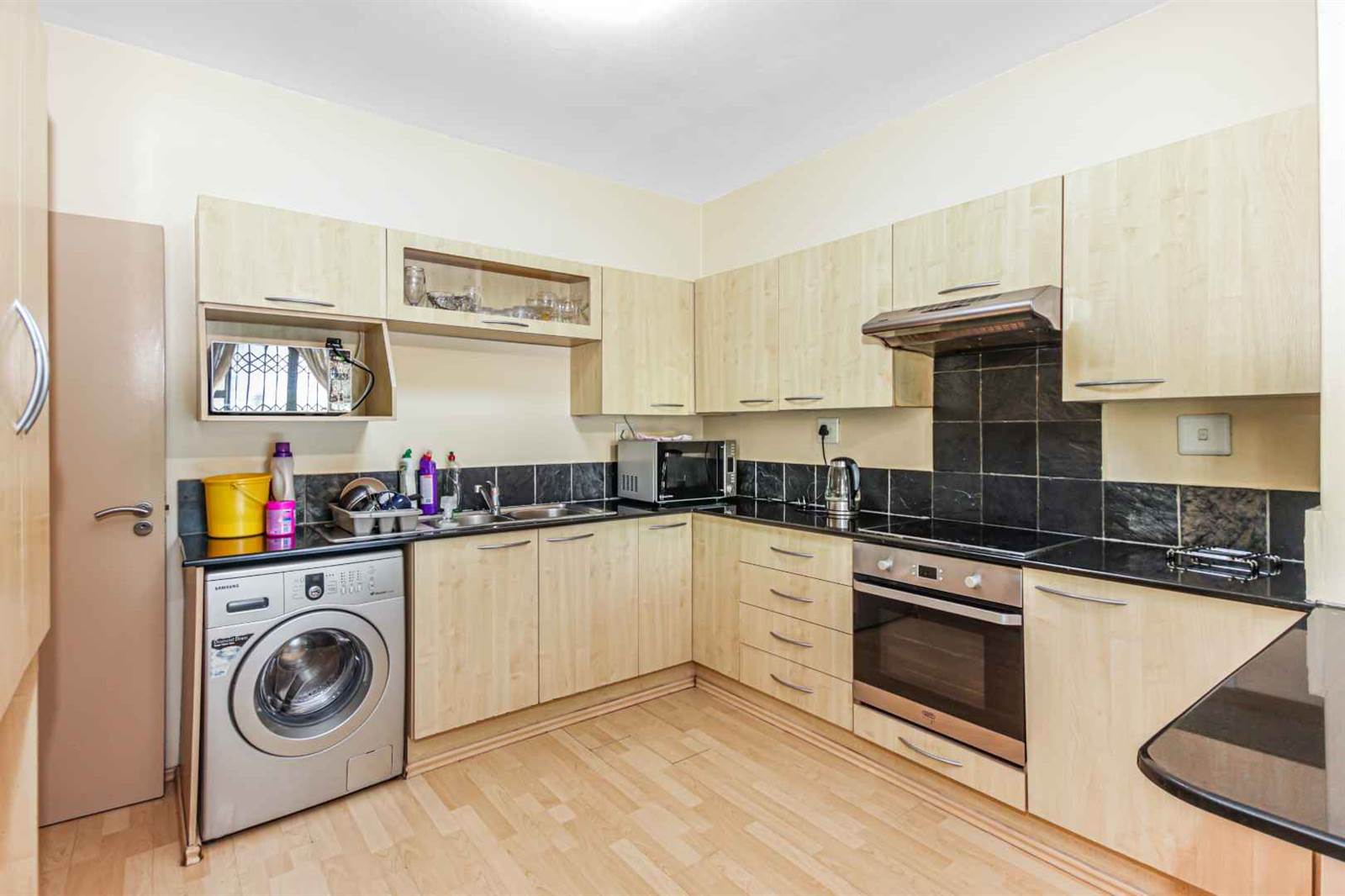 3 Bed Apartment in Sandown photo number 9