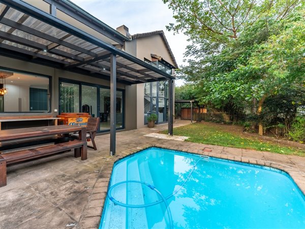 4 Bedroom Townhouse 4 Bedroom Townhouse