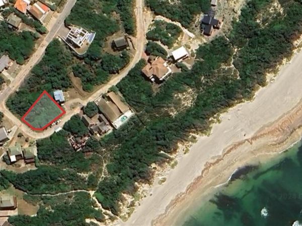 611 m² Land available in Paradise Beach