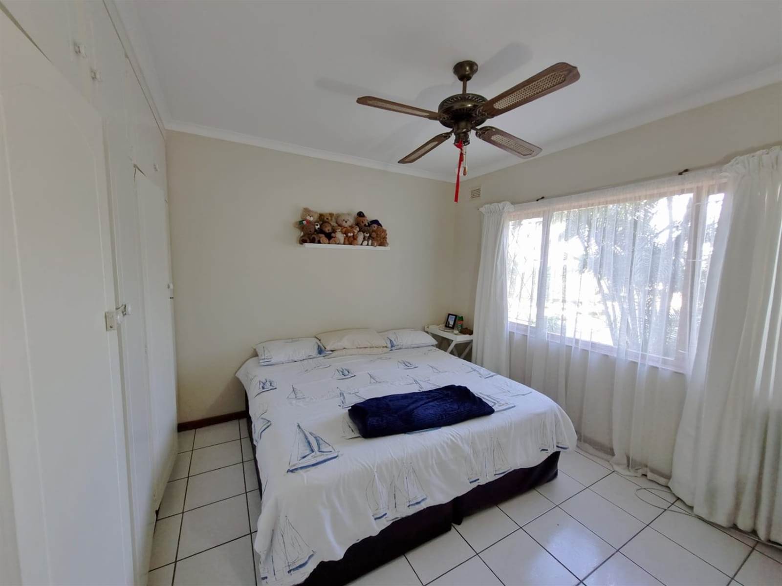 4 Bed House in Blythedale Beach photo number 12