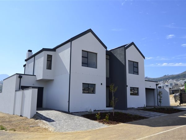 3 Bed Townhouse