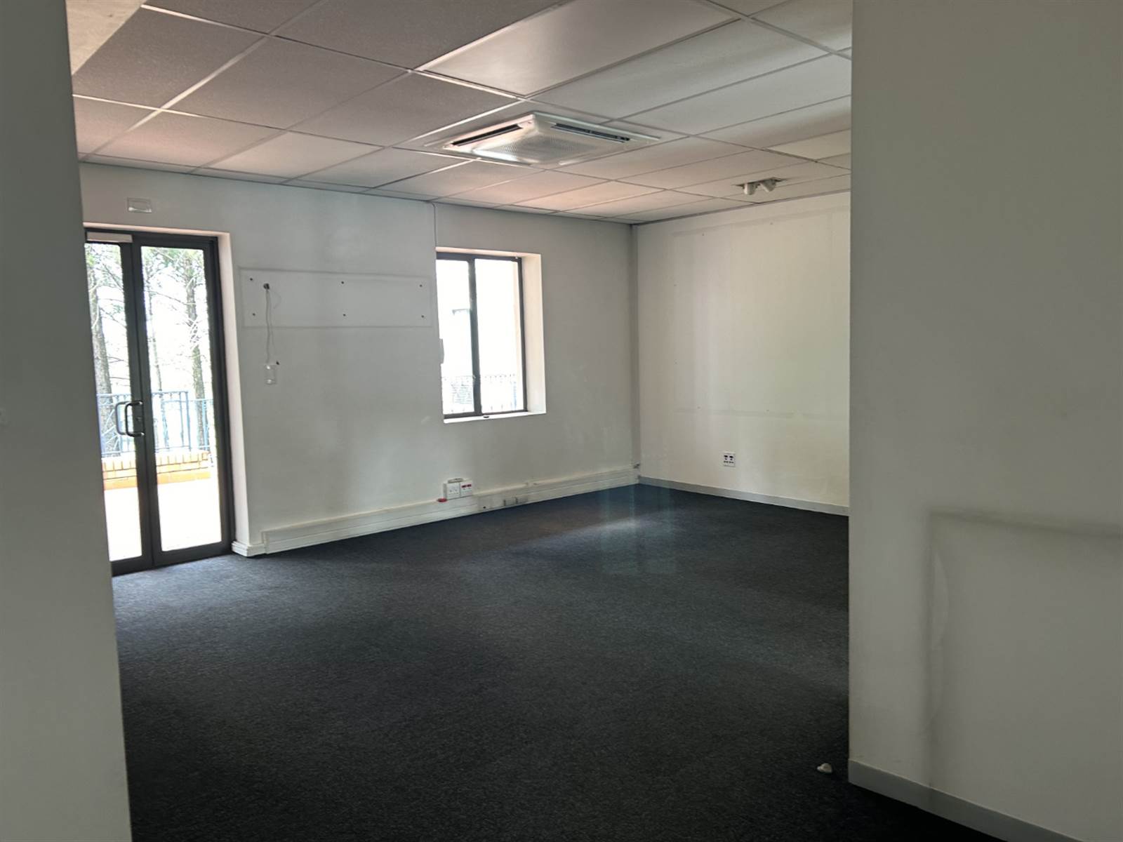304  m² Commercial space in Woodmead photo number 11