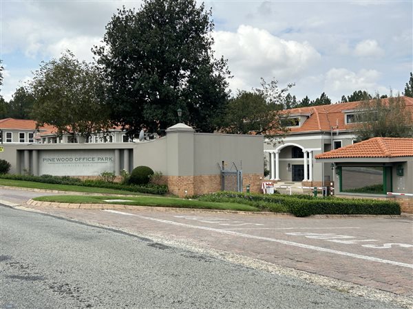 304  m² Commercial space in Woodmead