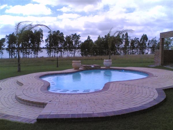 4 Bed House in Vaal Dam