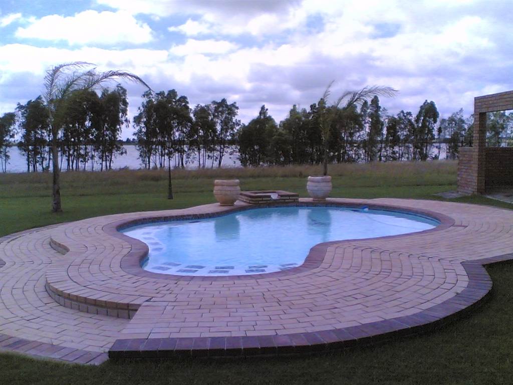 4 Bed House in Vaal Dam photo number 1