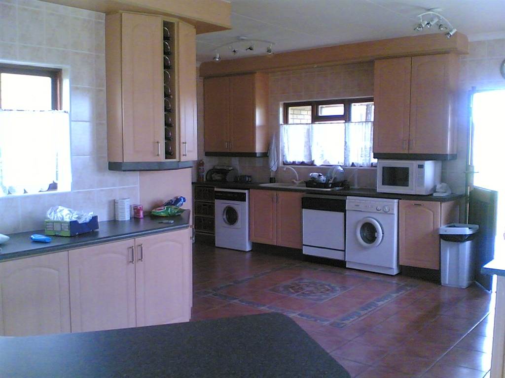 4 Bed House in Vaal Dam photo number 7
