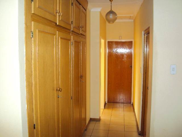 4 Bed House in Soweto Central photo number 10