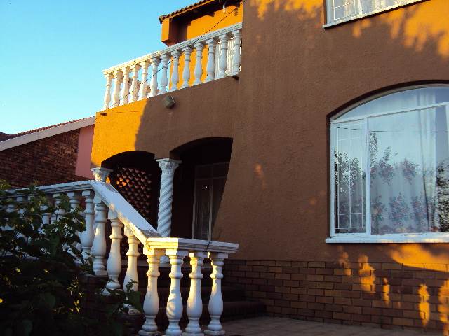 4 Bed House in Soweto Central photo number 14