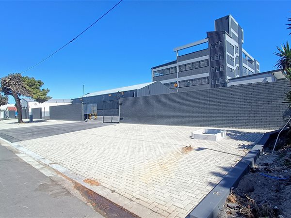 7 150  m² Industrial space