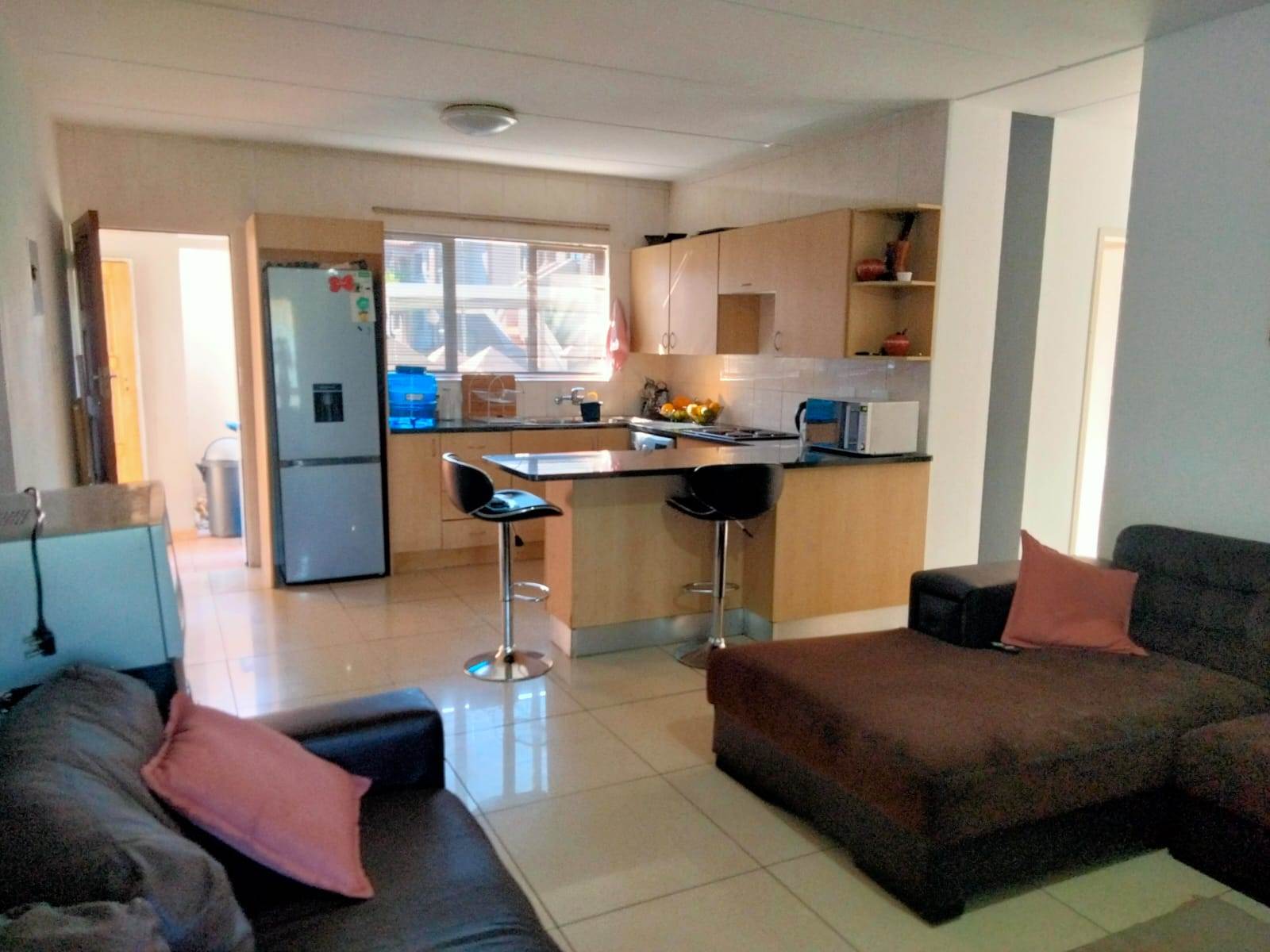 2 Bed Townhouse in Helderwyk photo number 7
