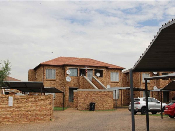 2 Bedroom Townhouse 2 Bedroom Townhouse