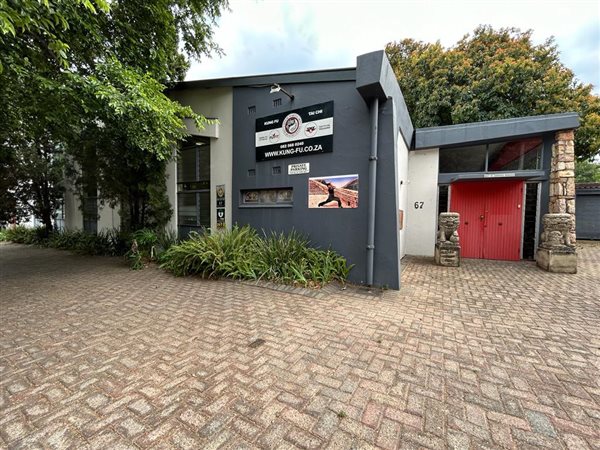 1000  m² Commercial space in Parkhurst