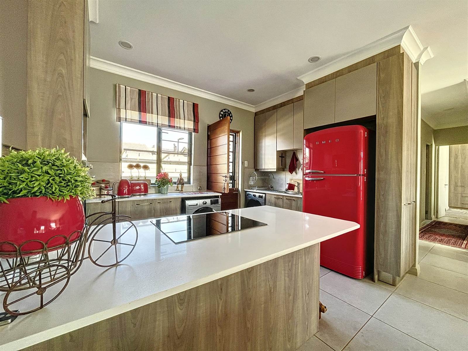 3 Bed House in Waterkloof Ridge photo number 9