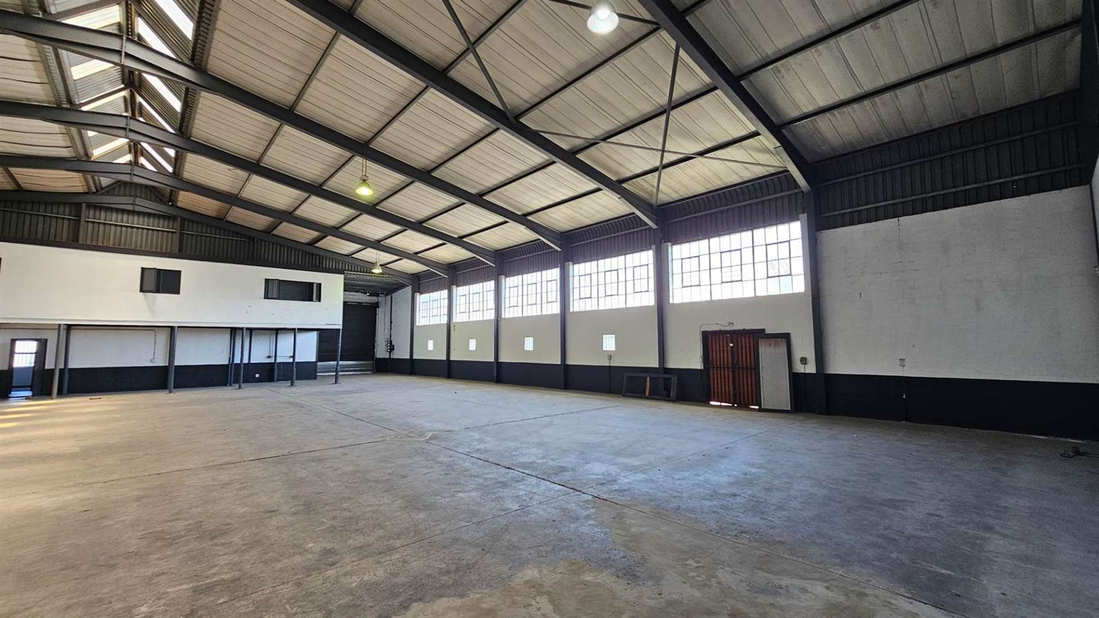 1104  m² Industrial space in Airport Industria photo number 21