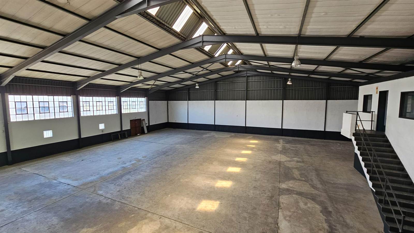 1104  m² Industrial space in Airport Industria photo number 12