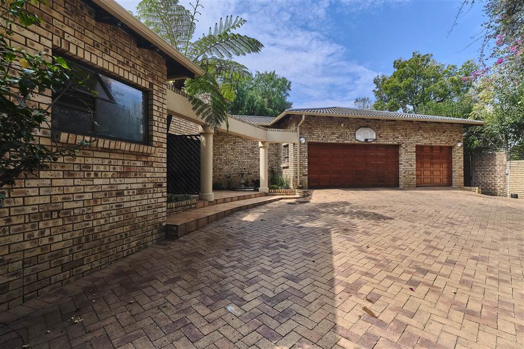 4 Bed House for sale in Craighall Park T4161339 Private Property