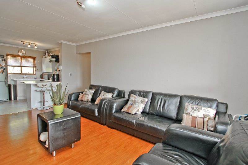 2 Bed Apartment in Robindale photo number 4