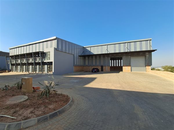 3 586  m² Industrial space