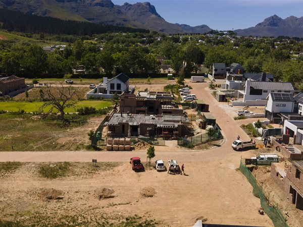 557 m² Land available in Paradyskloof