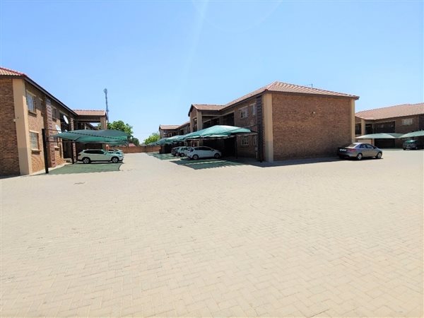 3 Bed Apartment in Modder East