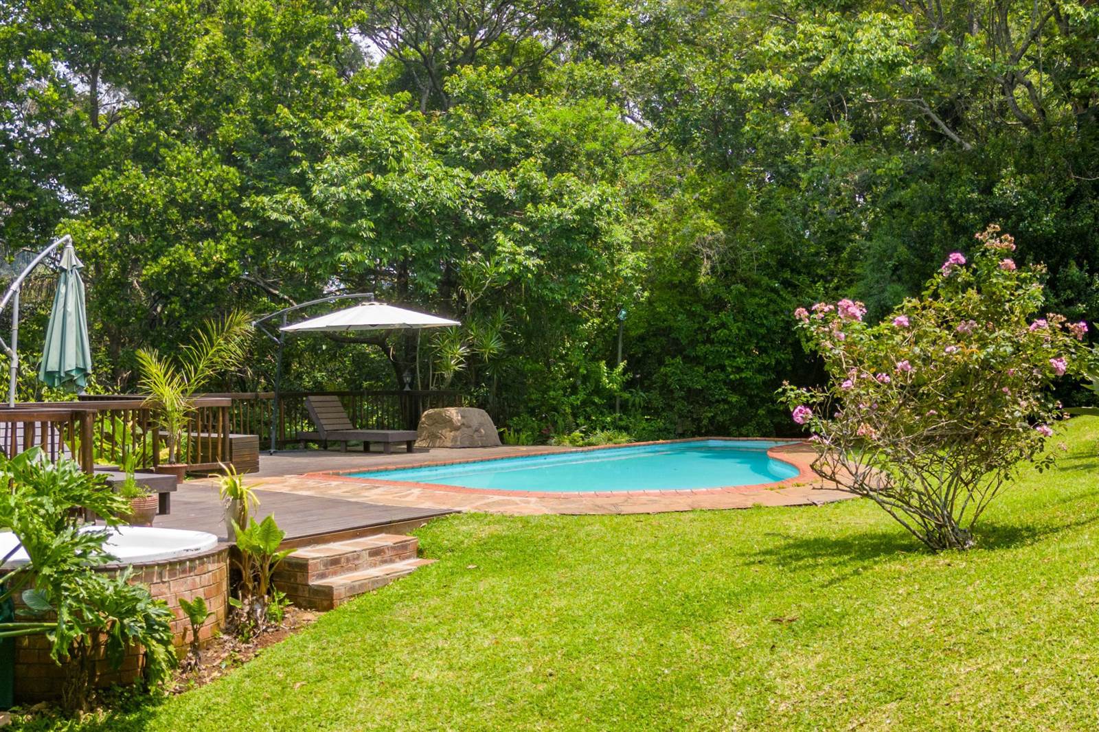 5 Bed House in Kloof photo number 2