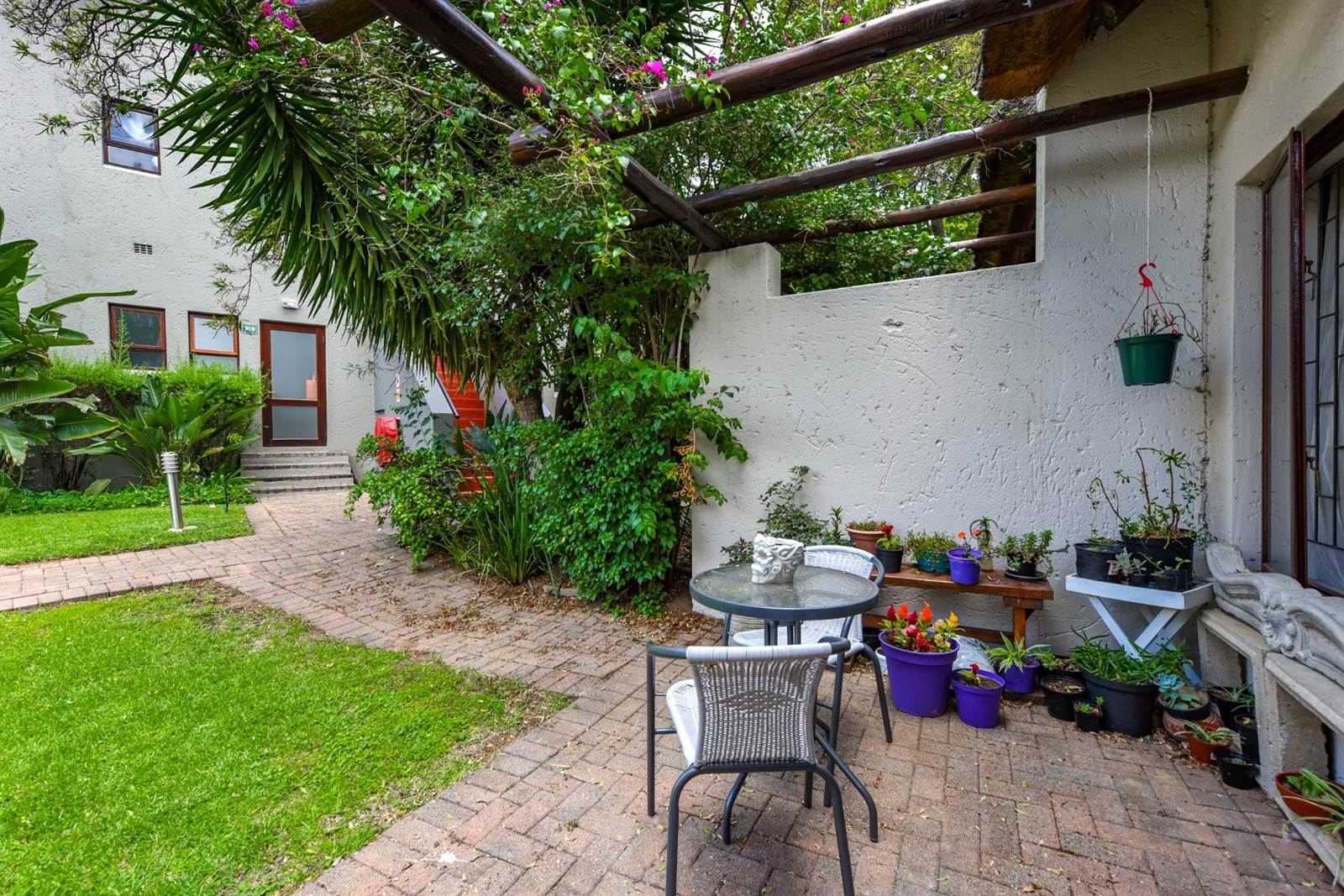 2 Bed Townhouse in Jukskei Park photo number 4