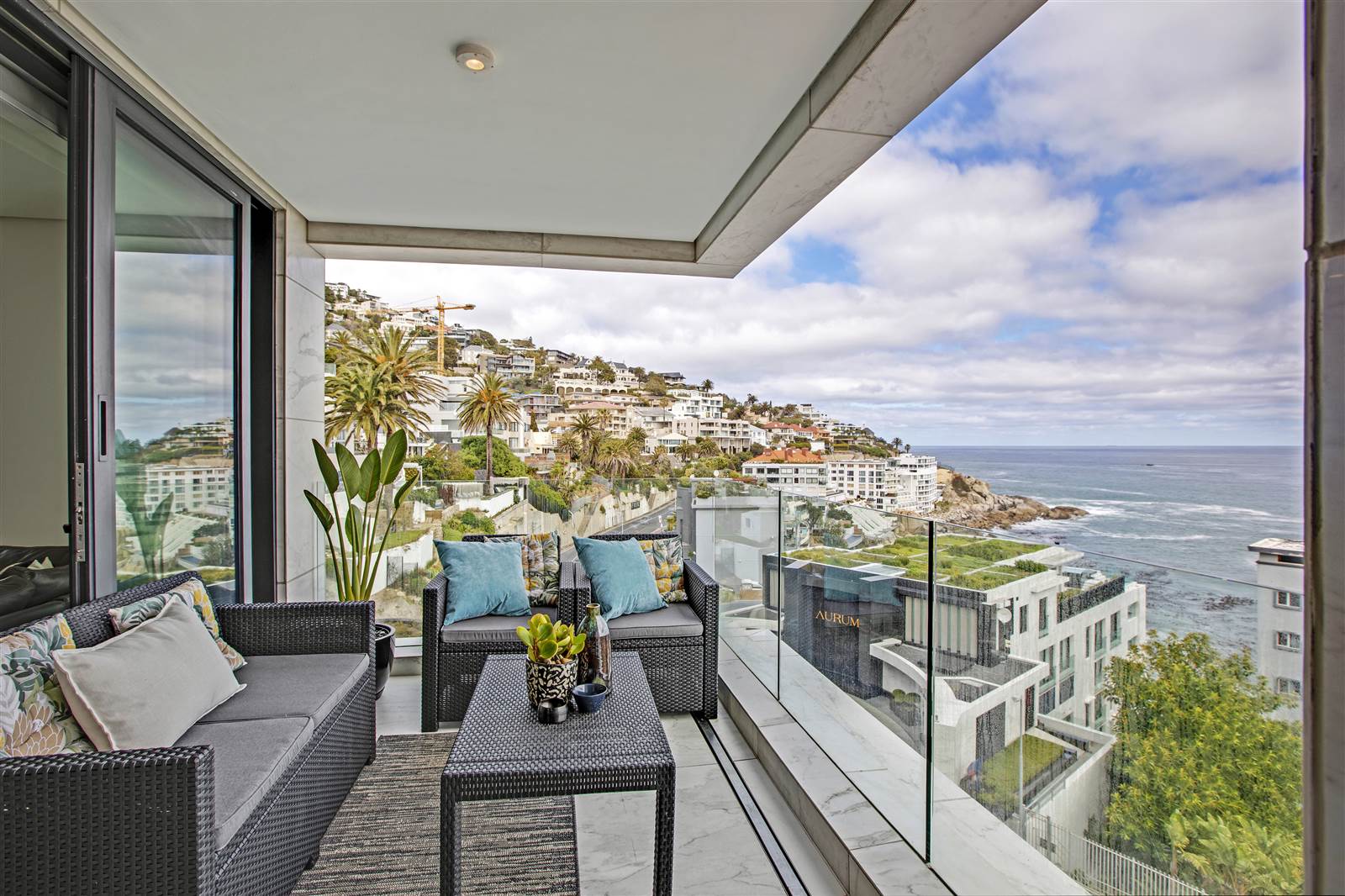 2 Bed Apartment in Bantry Bay photo number 19
