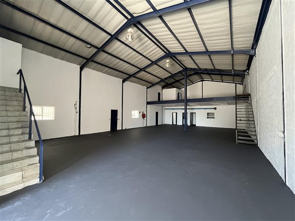 475  m² Industrial space in Beaconvale