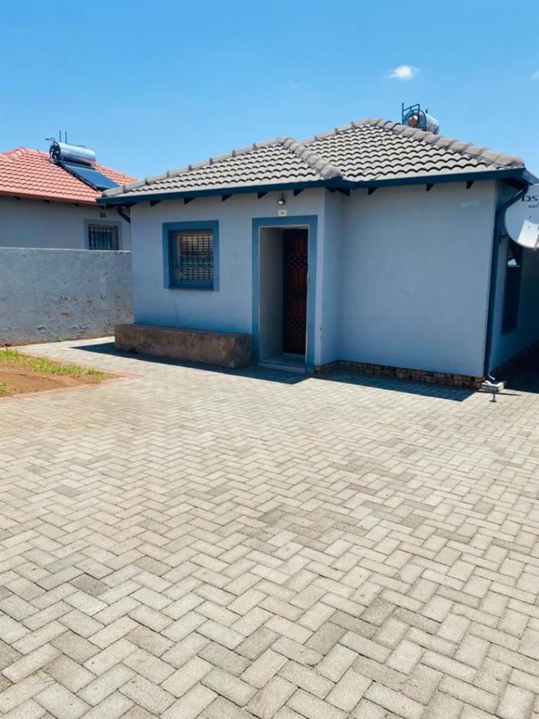 2 Bed House in Fourways photo number 19