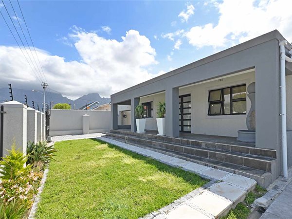6 Bedroom House 6 Bedroom House