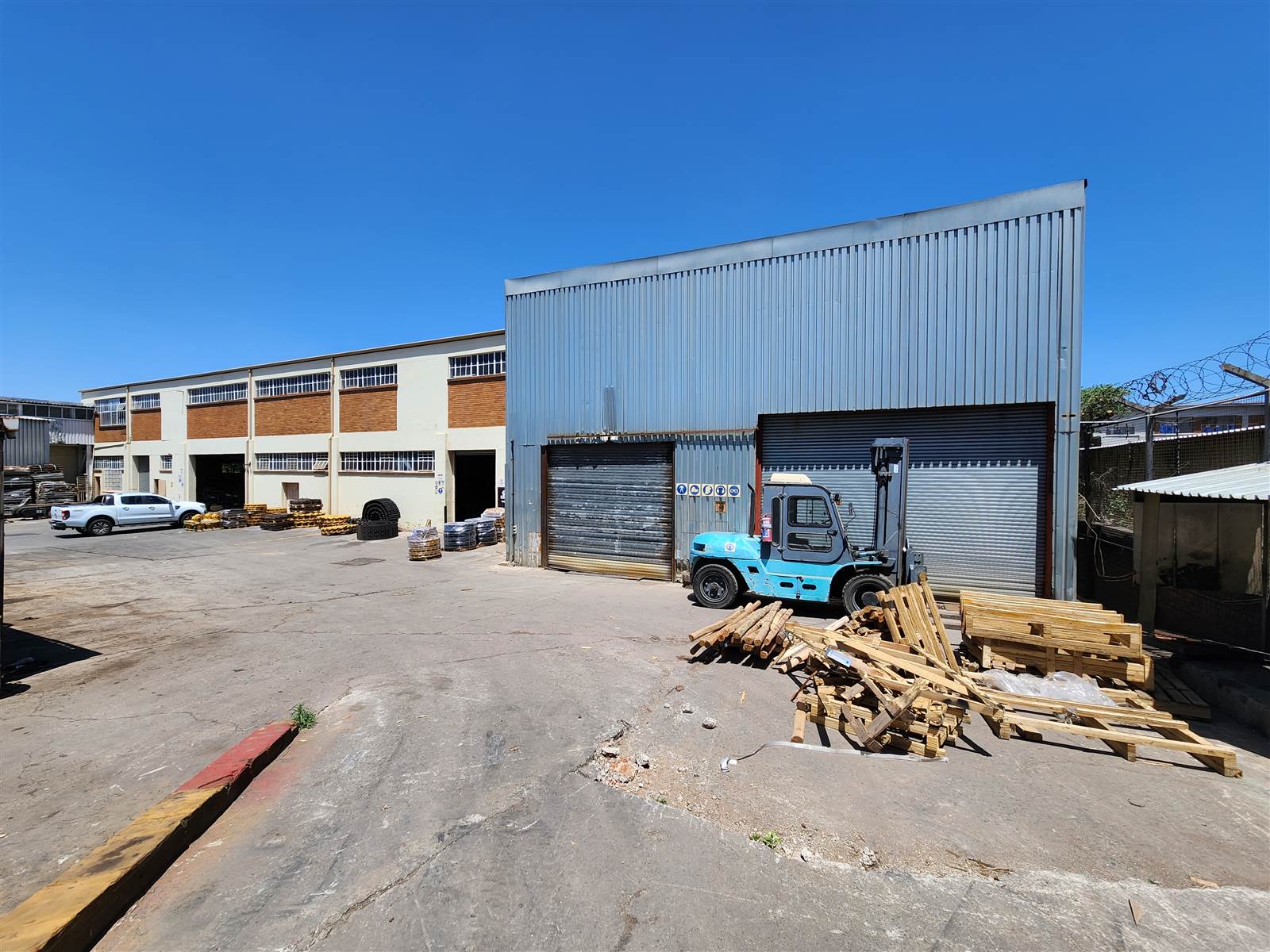 6000  m² Industrial space in Benrose photo number 14