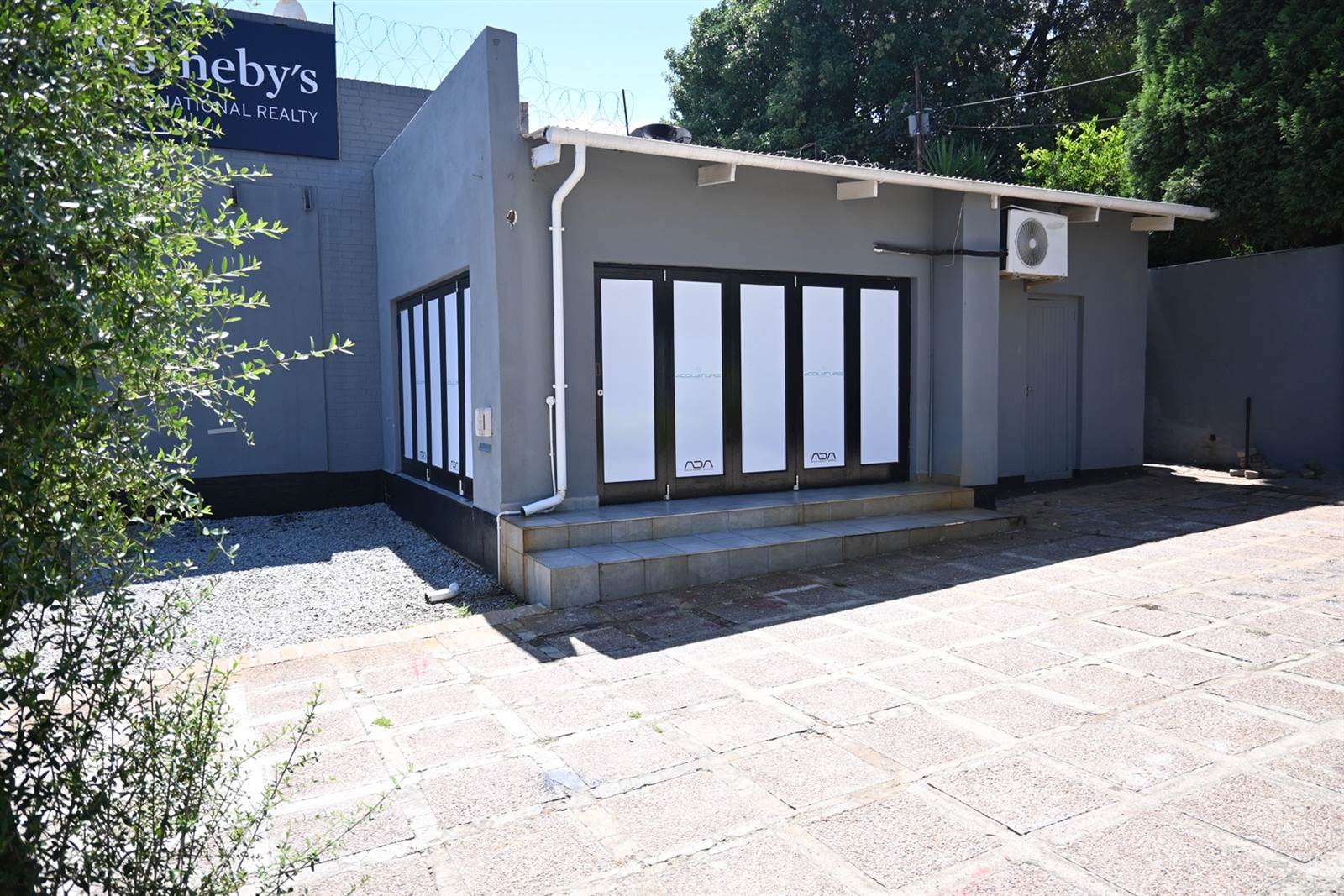 185  m² Retail Space in Parkhurst photo number 9