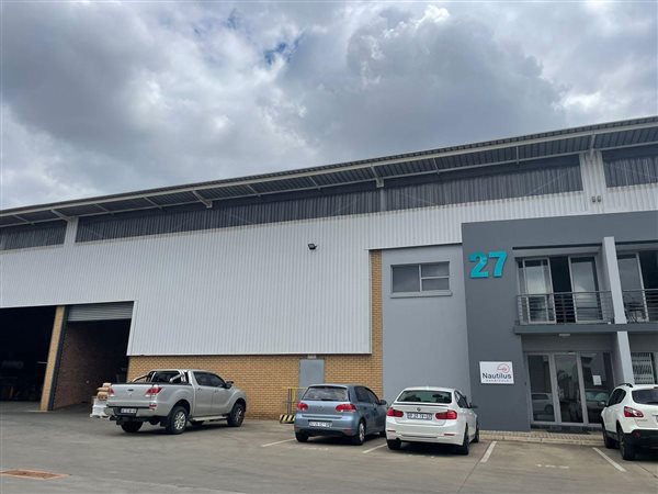 595  m² Industrial space